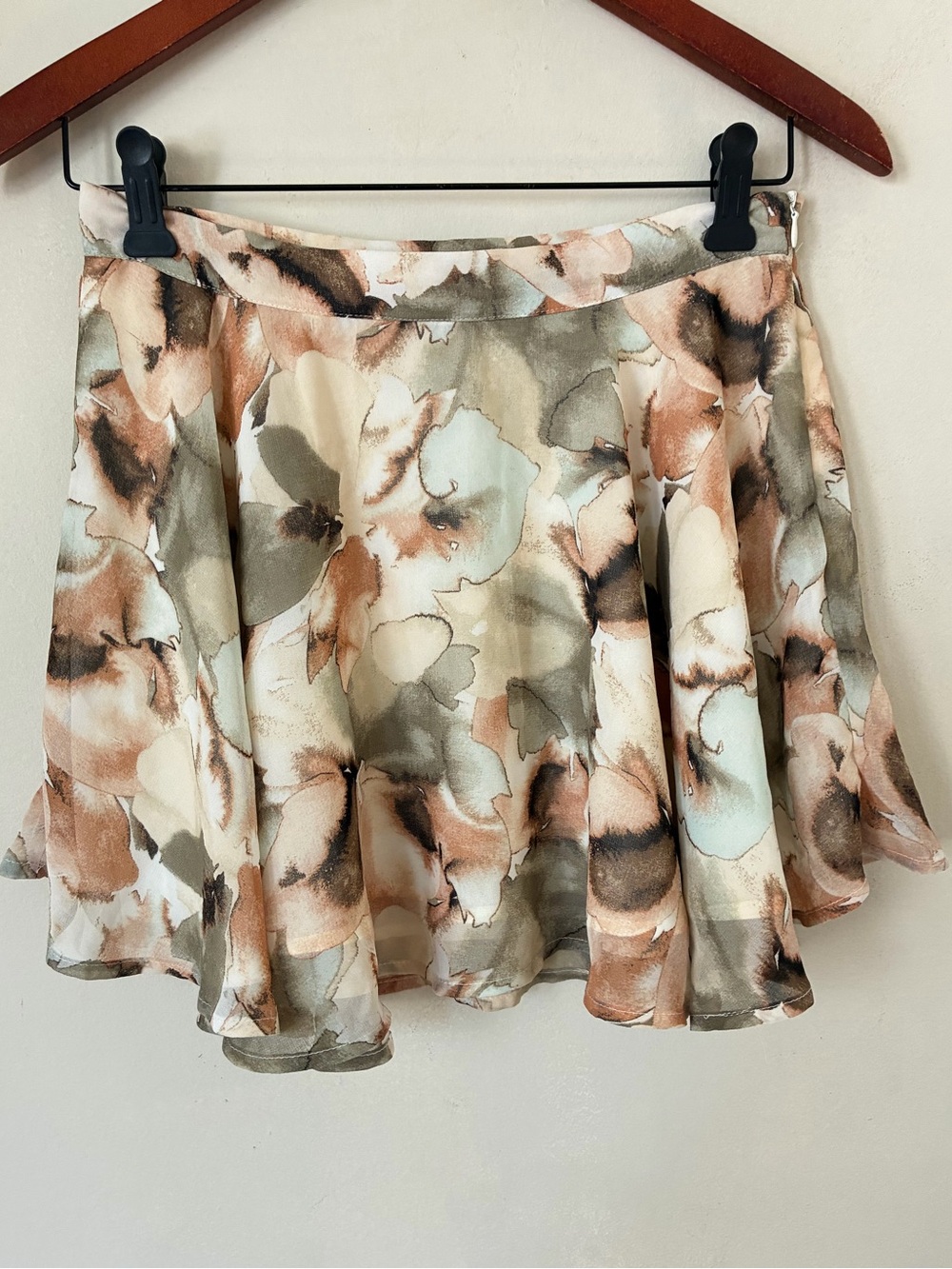 F21 Fall Watercolor Floral Mini Skirt Green Rust Cream Size M Flare Skater
